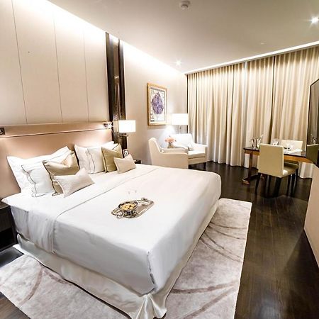 Ph Suites At Pavilion Bukit Bintang Kuala Lumpur Exterior photo A bedroom at the hotel